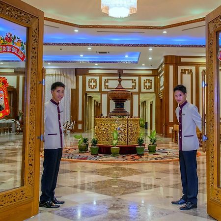 Hotel Royal Aster Naypyidaw Екстериор снимка