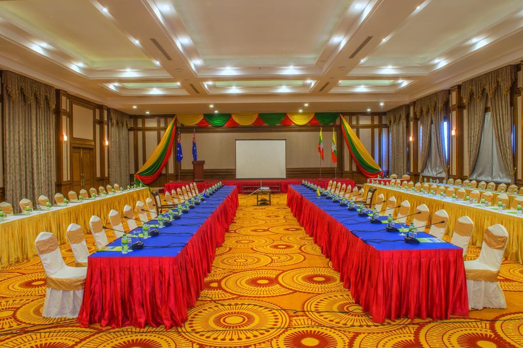 Hotel Royal Aster Naypyidaw Екстериор снимка